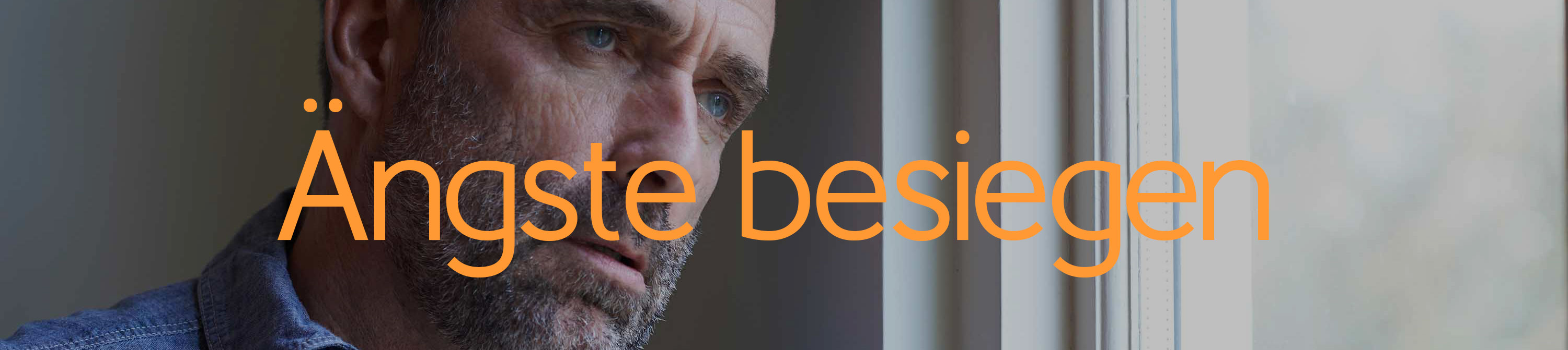 Ängste besiegenn mit lösungsorientierter Kurzzeittherapie, Angsttherapie, Hypnosetherapie, Augenbewegungsmethoden und Coaching. Angstfreier leben - Reiner Müller Ängste besiegen. Ein Mann schaut ängstlich aus dem Fenster.