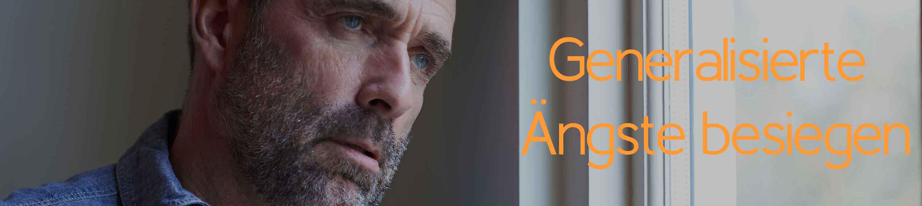 Angstfreier leben. Lösungsorientierte Kurzzeittherapie, Therapie und Coaching. Praxis für Angststörungen, Phobien und Panikattacken. Reiner Müller Generalisierte Ängste besiegen. Diese Angst tritt unabhängig von Situationen, Orten und Dingen auf. Ein Mann schaut ängstlich aus dem Fe